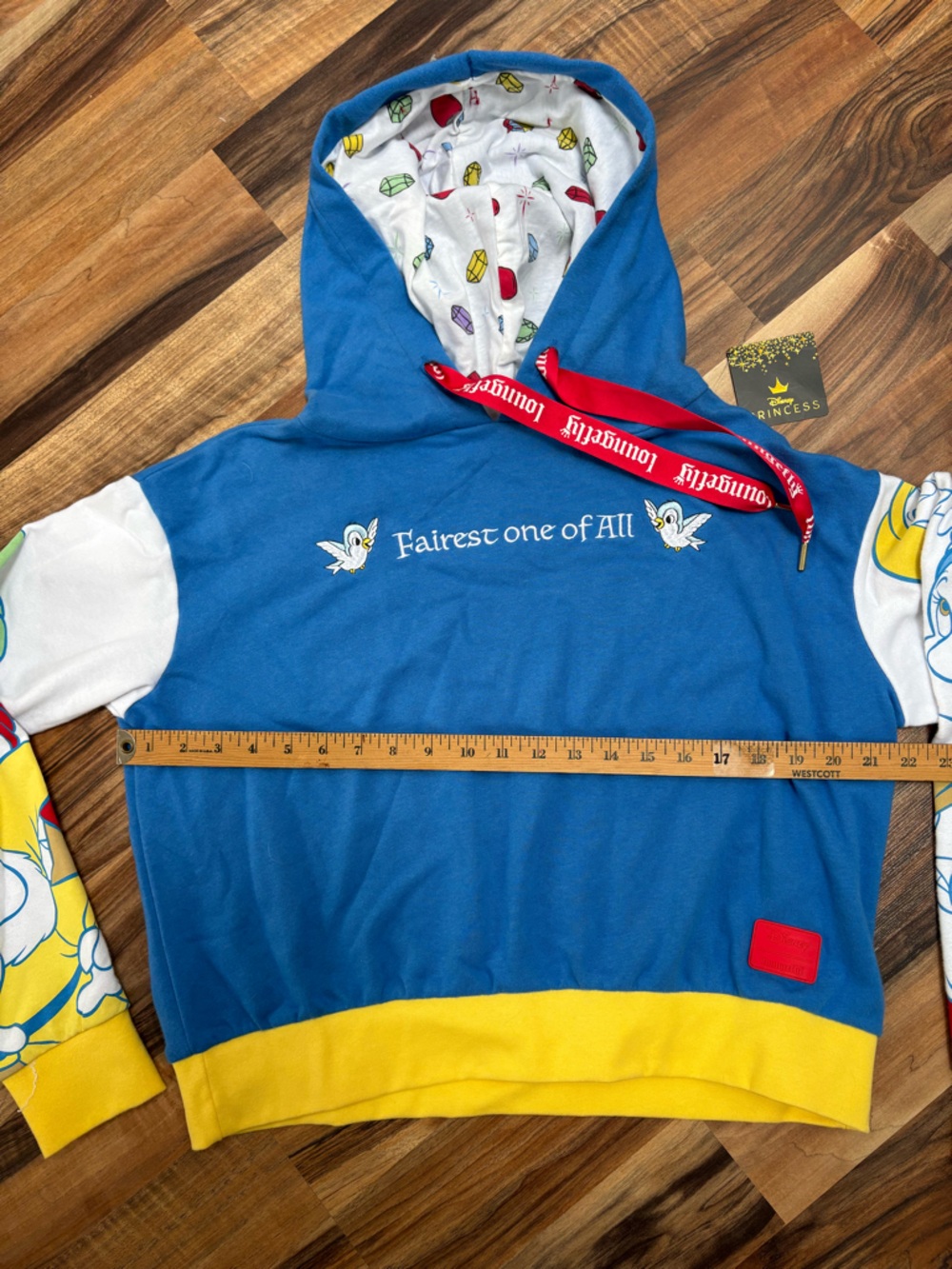 Loungefly Disney Princess Snow White sweatshirt NWT size Large - Picture 6 of 11